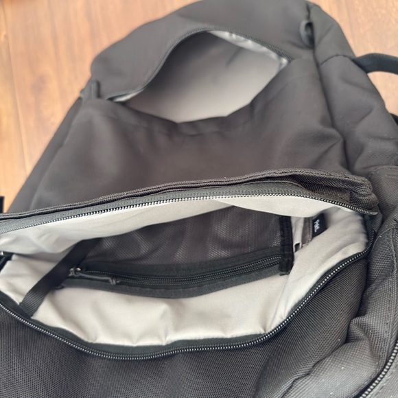 Pakt Travel Backpack (Original version only made in 30L size) - Picture 6 of 11